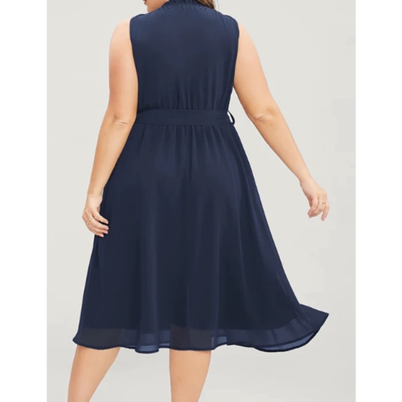 BLOOMCHIC size 3x 22-24 Navy Blue Belted Mock Neck Sleeveless Dress NWT - Picture 2 of 2